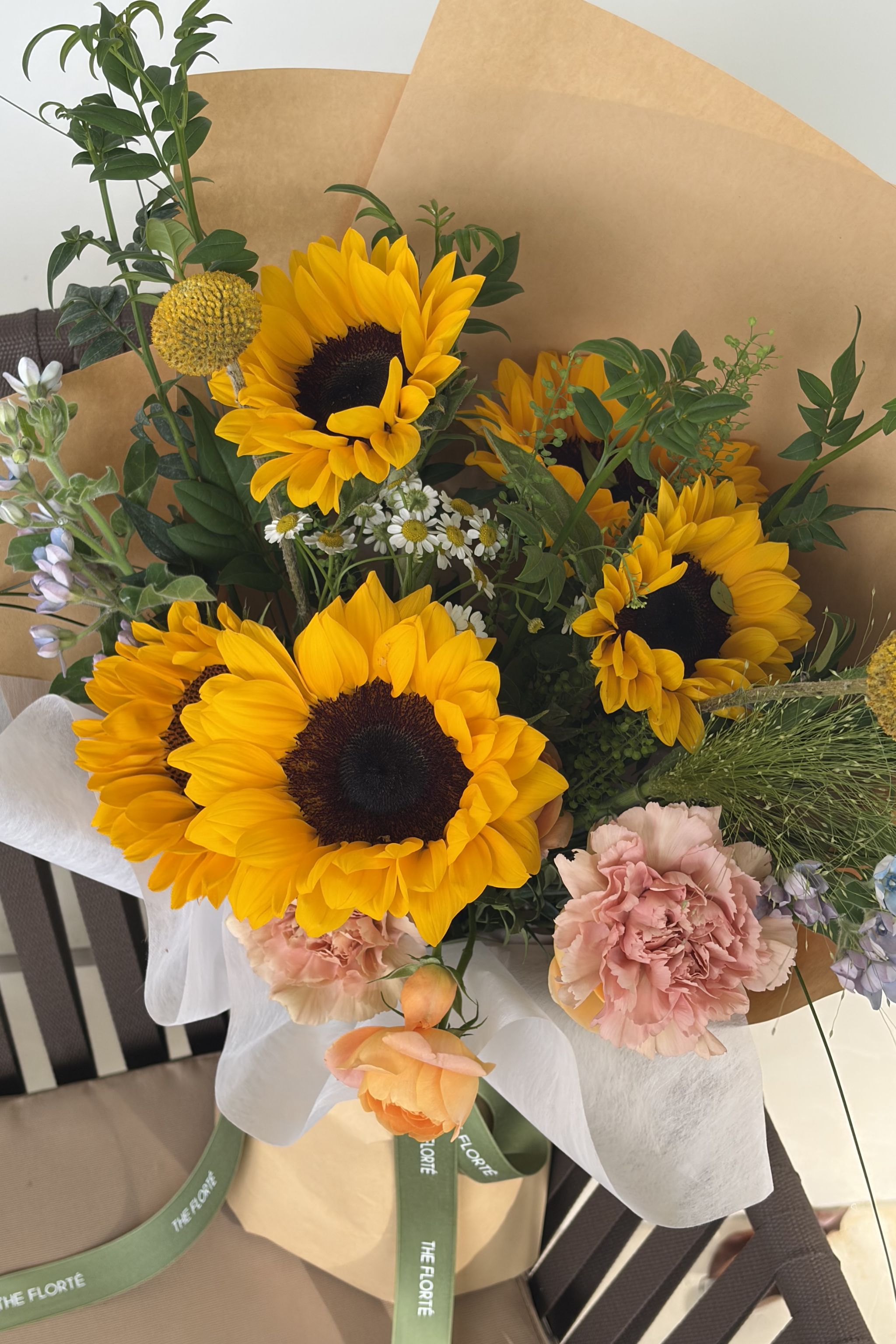 The Next Chapter, Bouquet