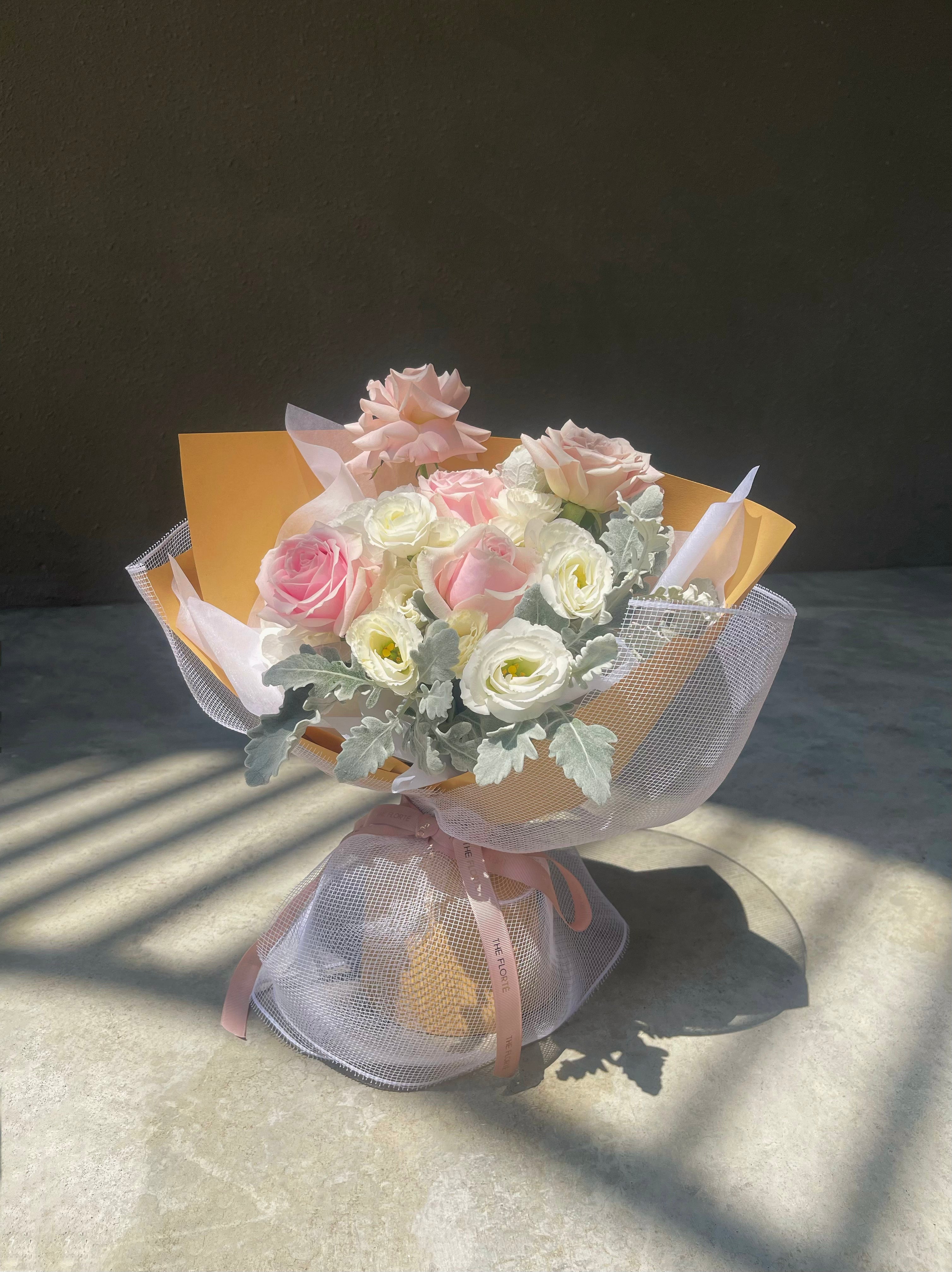 Blush Chic, Bouquet
