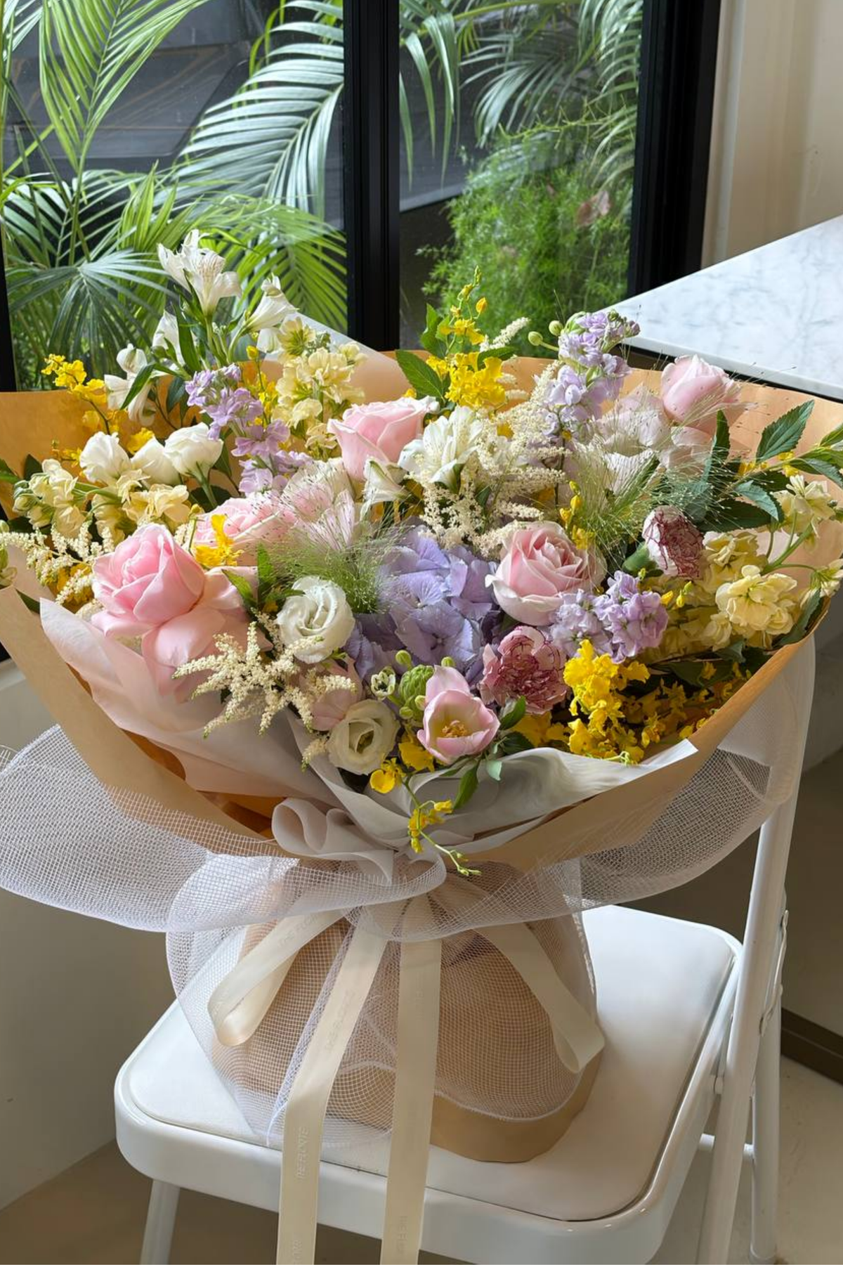 Bloom of The Day, Bouquet -No Customisations of Flowers-