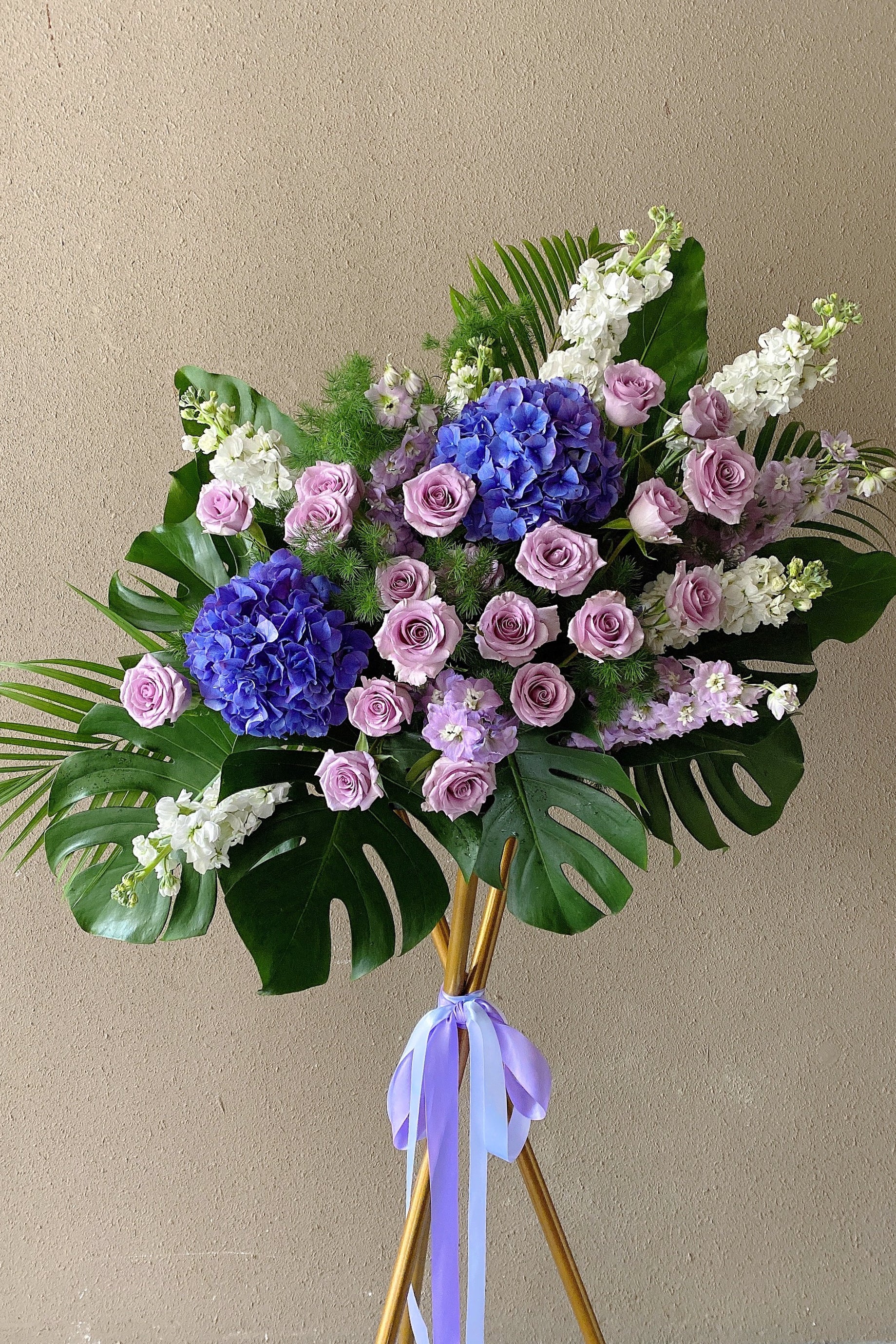 Flourish Congratulatory Stand