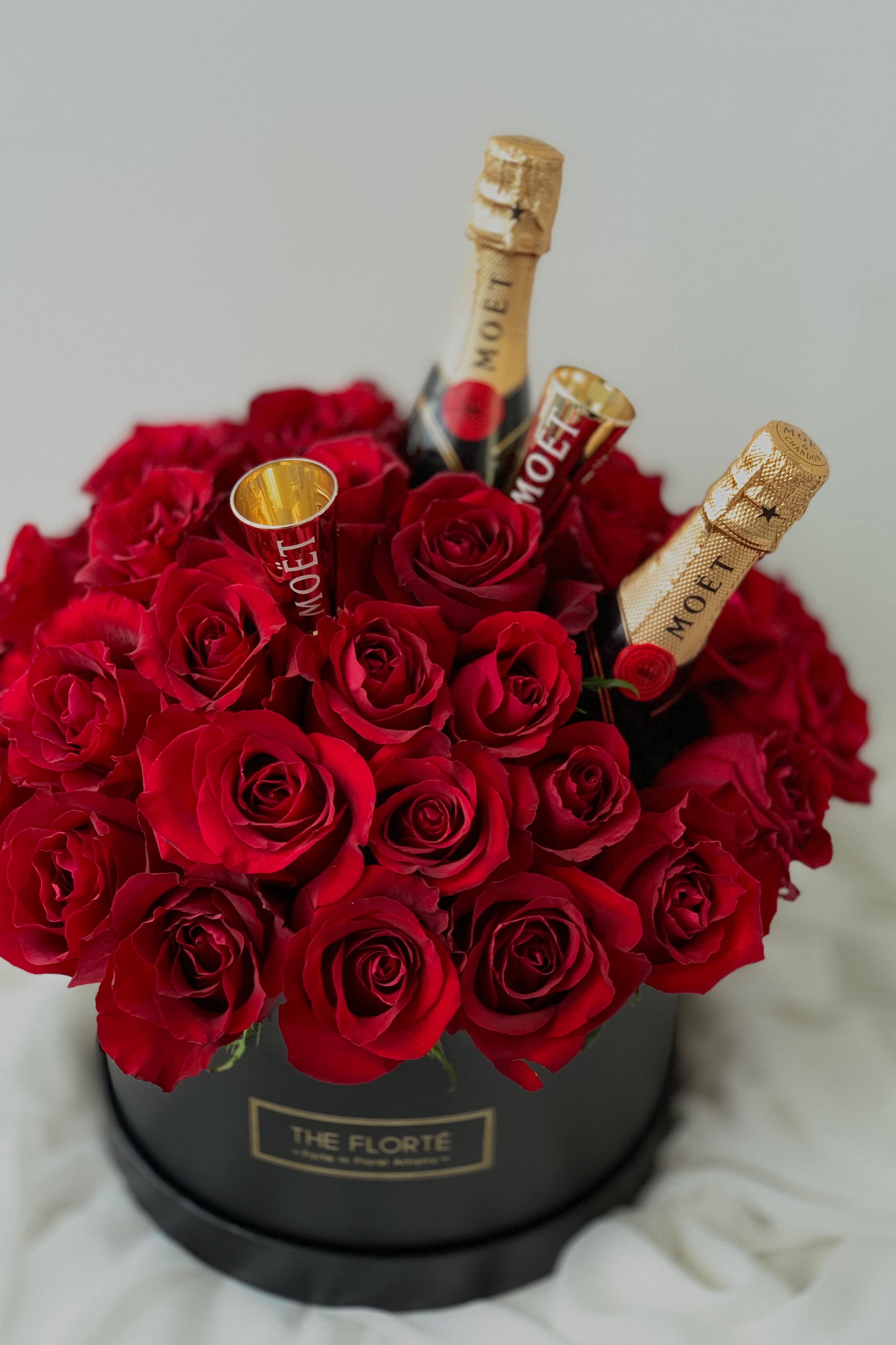 The Florté Florte | Moët Rosabella Premium Bloom Box, Moet, Champagne, Red Premium Kenya Roses, Best Flowers Singapore, Best Florist Singapore, Best Online Florist, Celebration Flowers, Alcohol, Surprise, Flower Gift Box Set