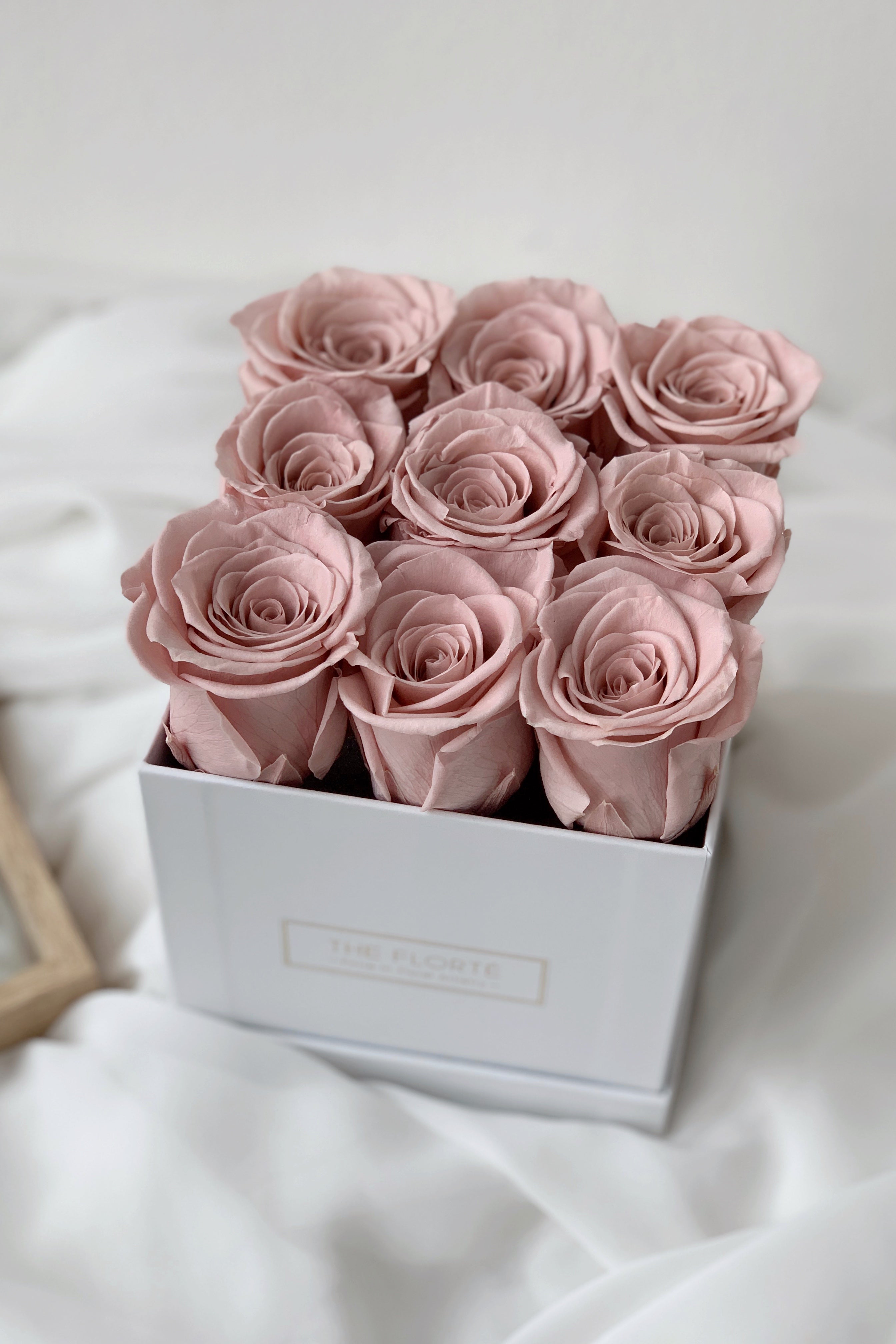 The Florté | Eternity Rosses Only, Square Bloom Box, 9 Roses, Red, White, Cream, Pink, Purple, Blue, Preserved Rose, Forever Roses, Everlasting Roses