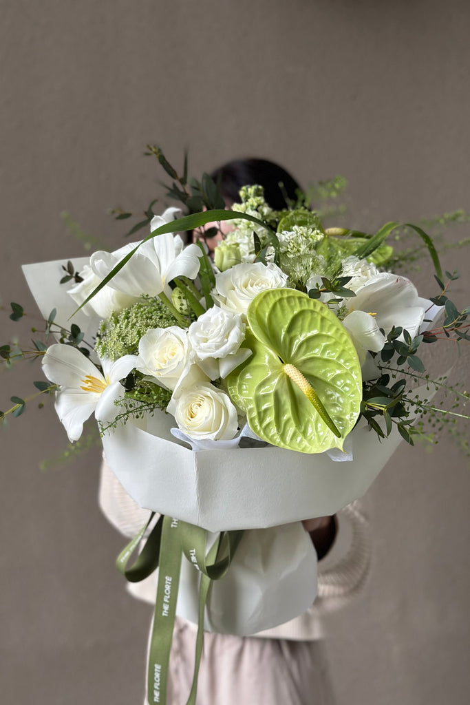 White & Crisp Bouquet