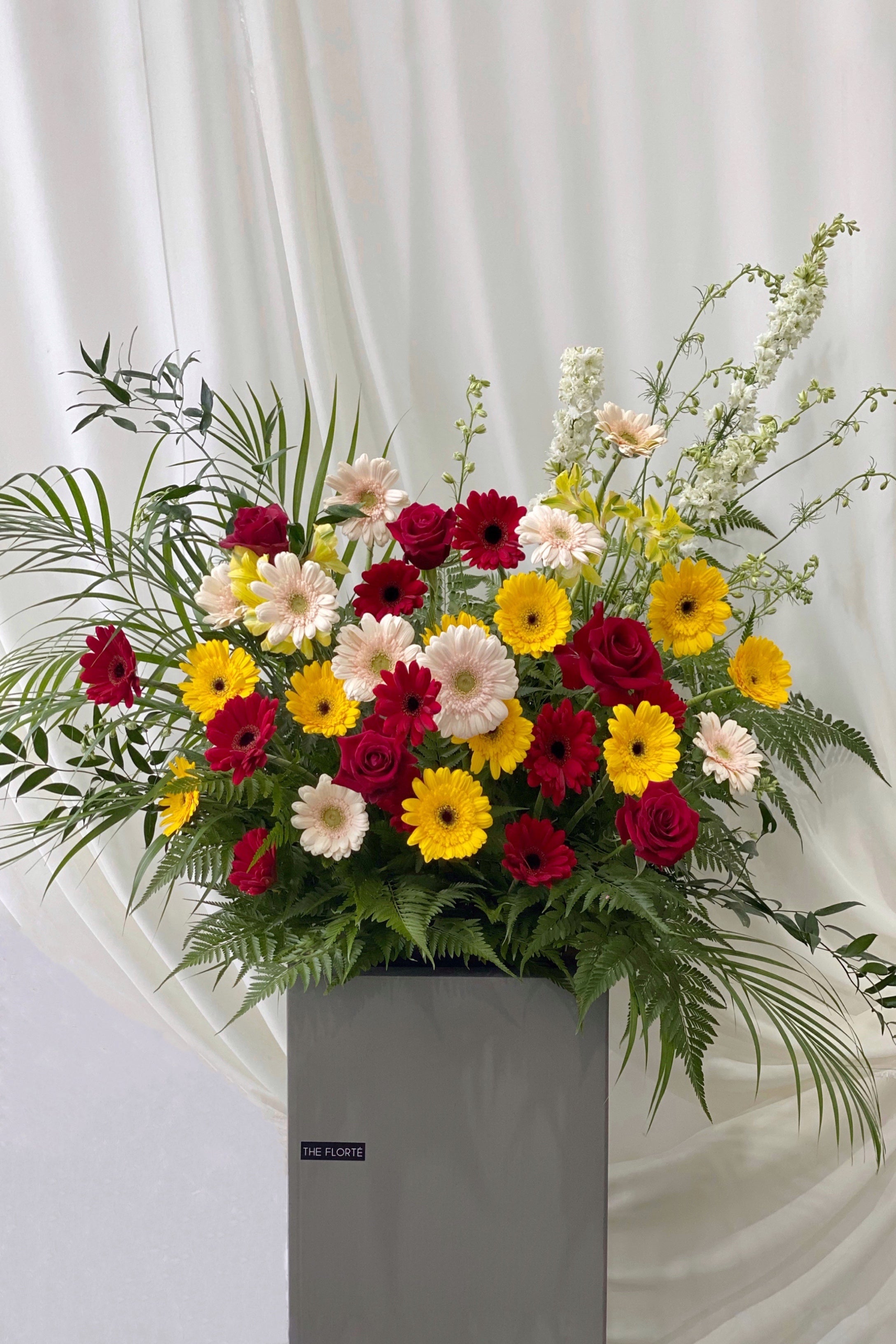 daisy congratulatory stand