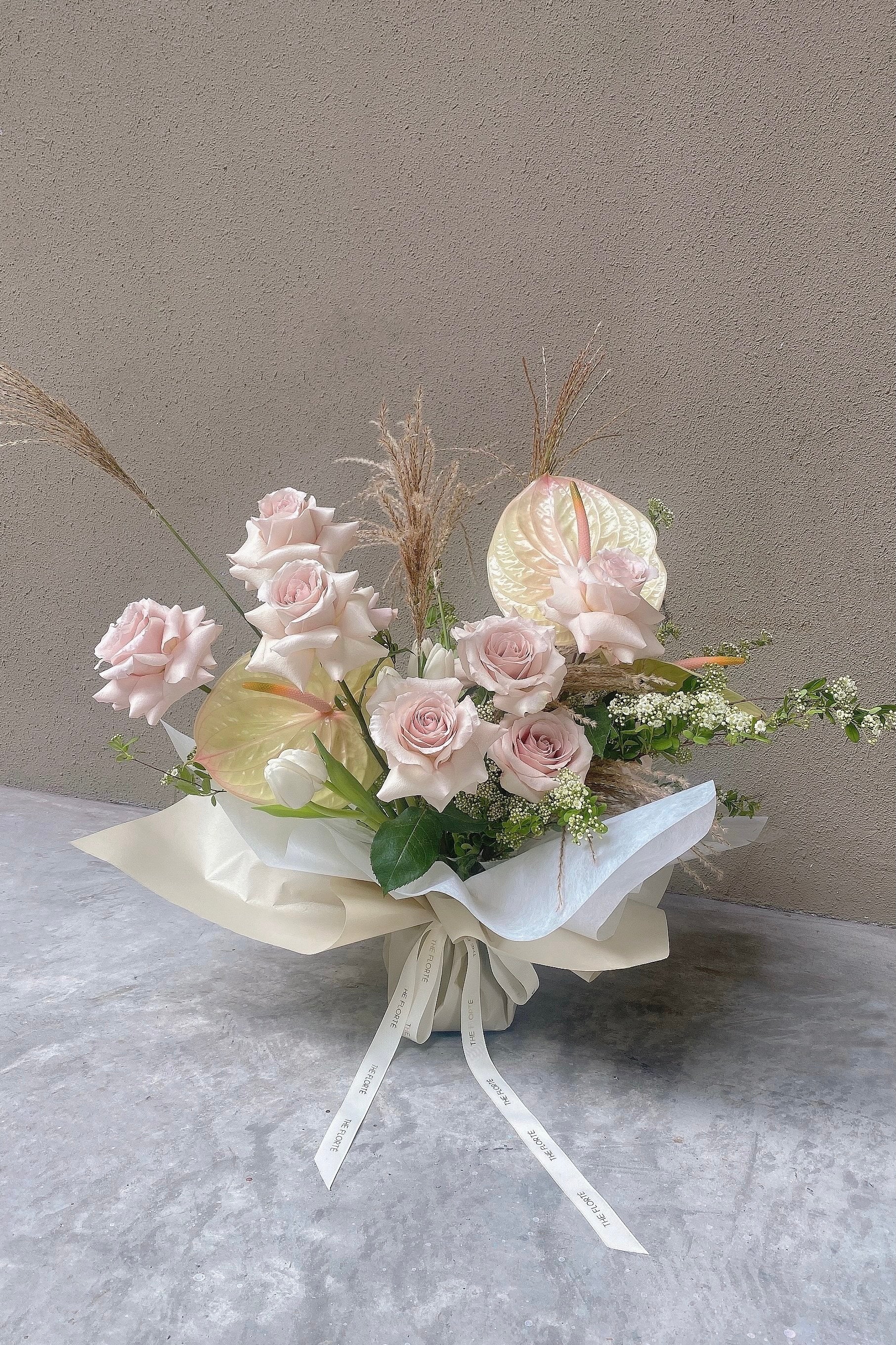 Rose Pale Bouquet Vase