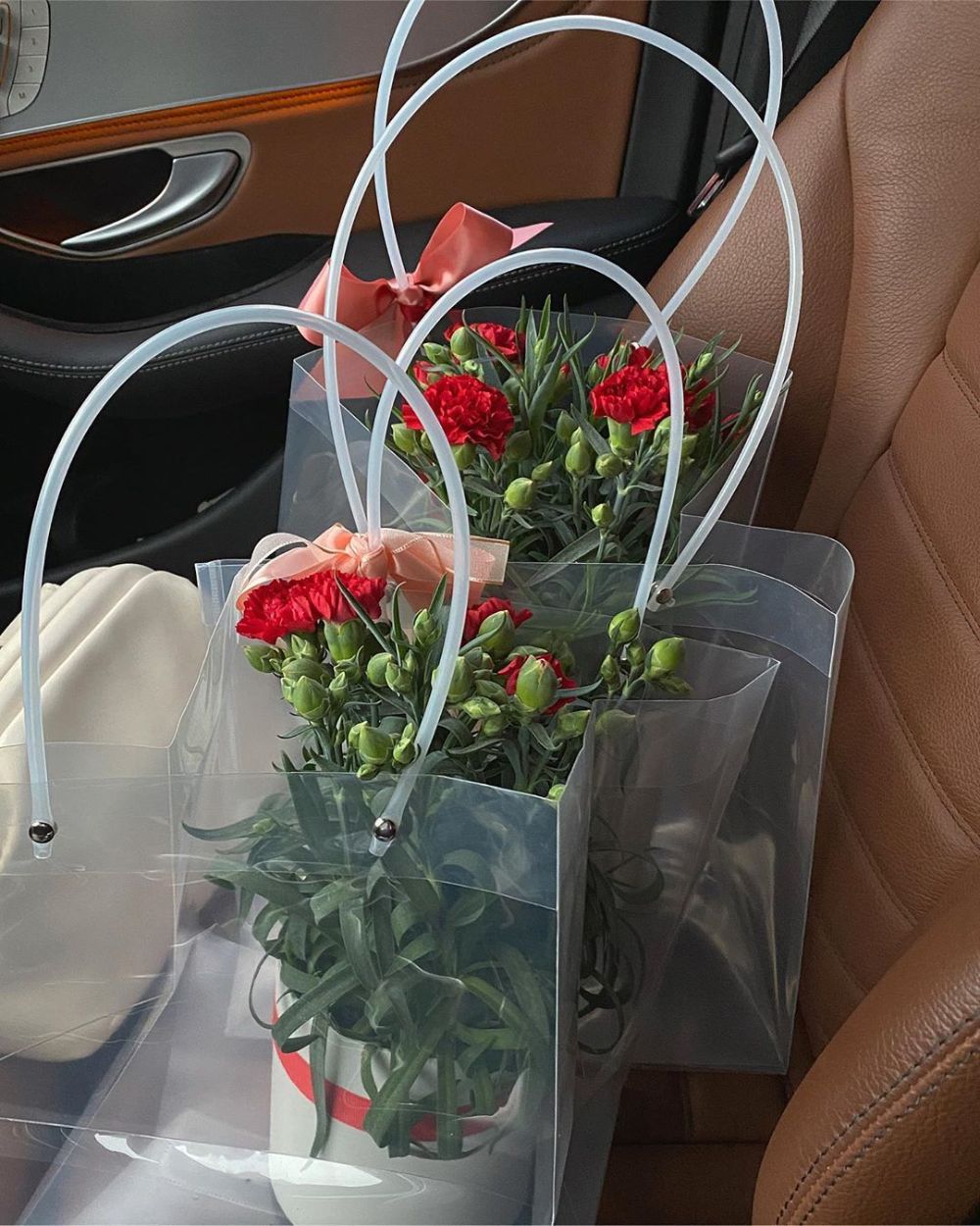 The Art of Gifting: Why Flowers Never Go Out of Style