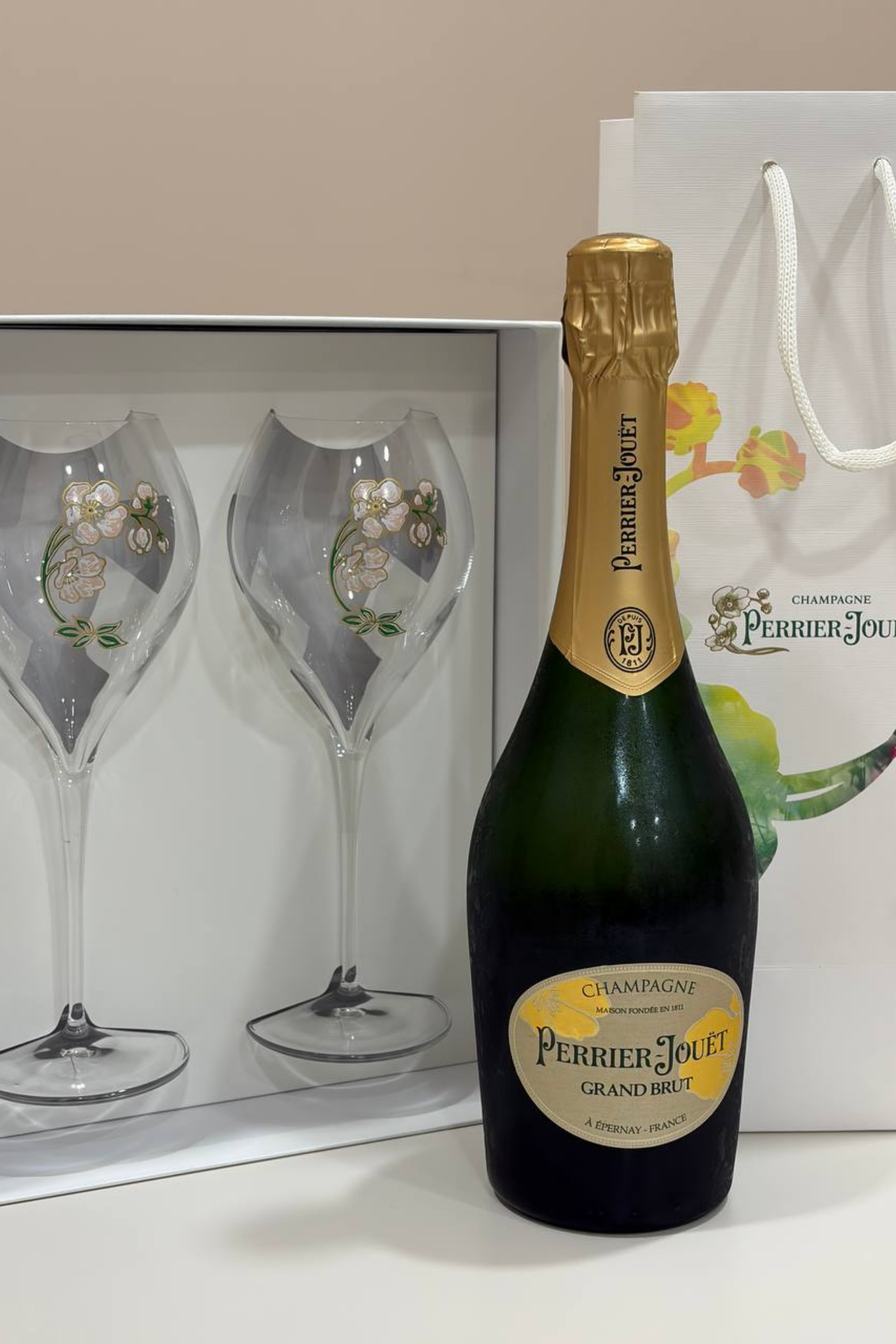 Perrier-Jouët Champagne - Grand Brut