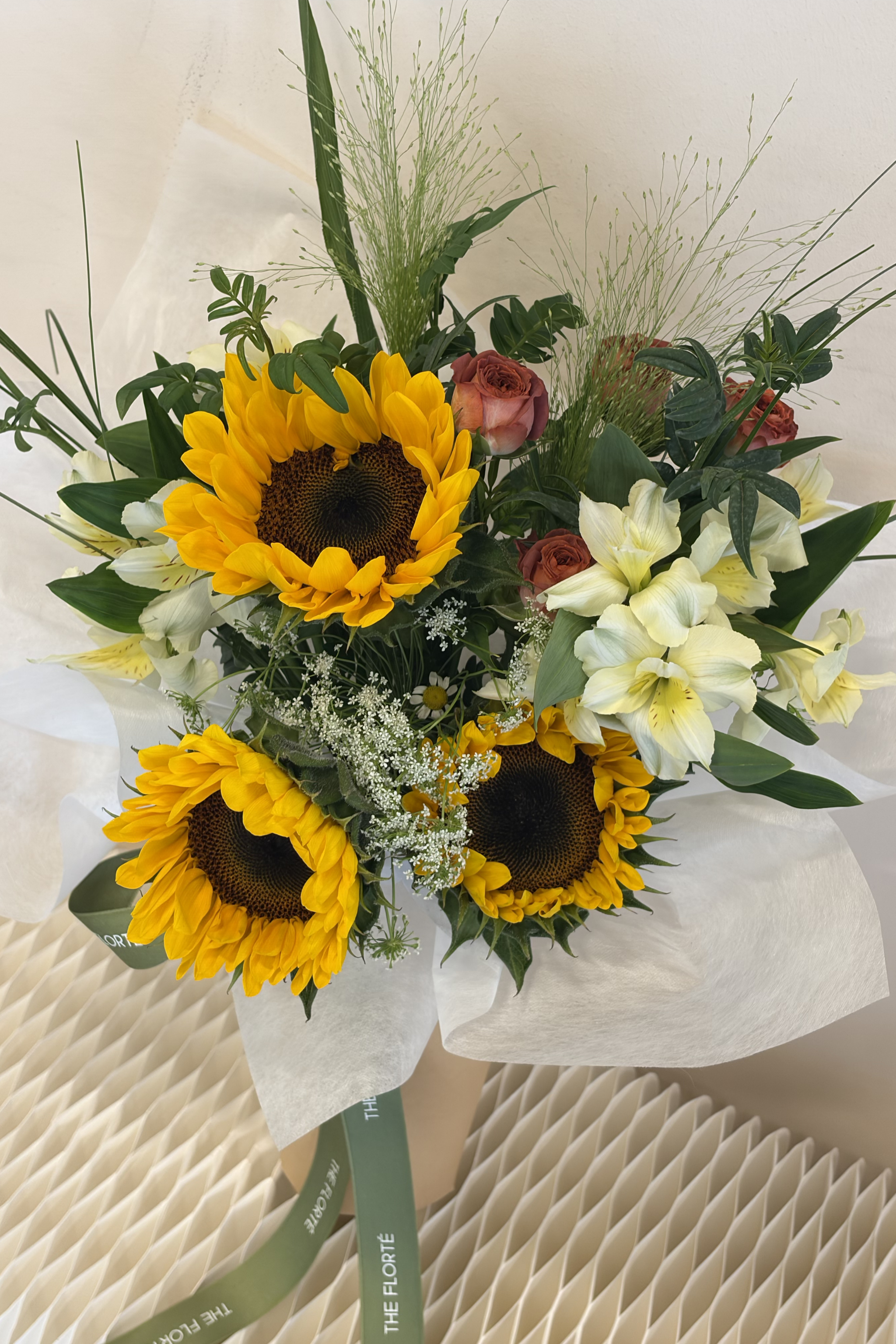 Blissful Wishes, Bouquet