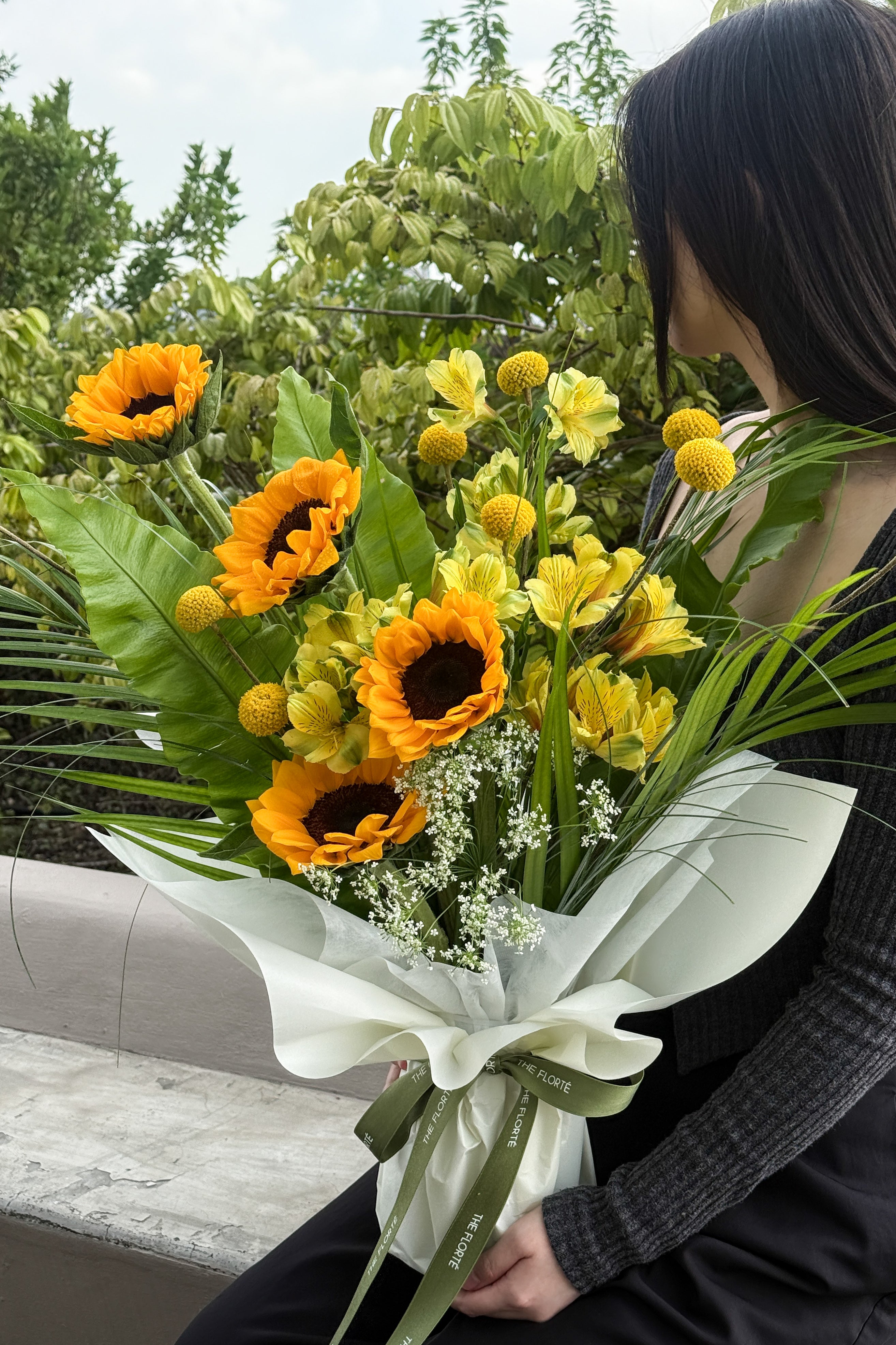 Bold & Beautiful Sunflower Bouquet Singapore — The Florté – The Florte
