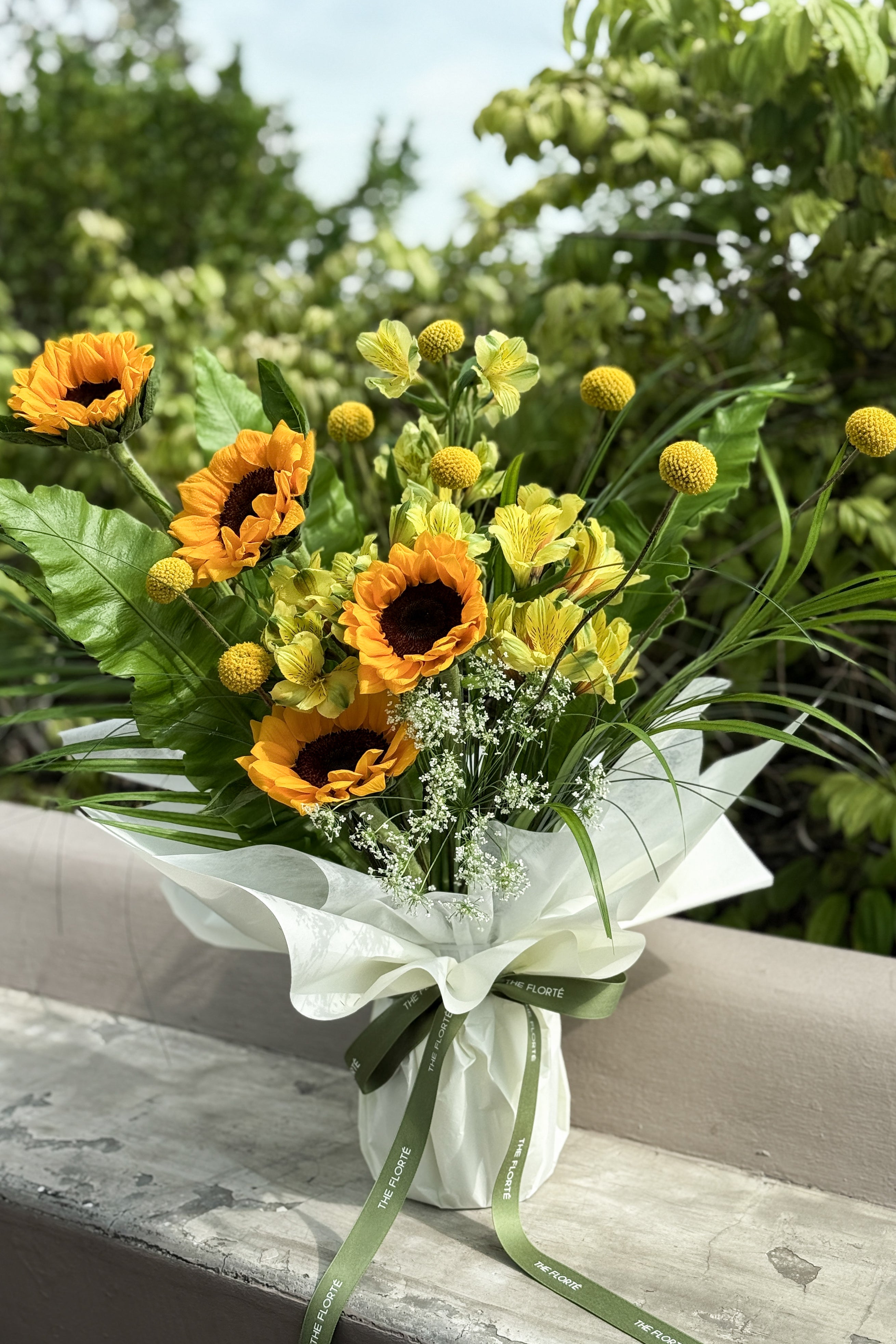 Bold & Beautiful Sunflower Bouquet Singapore — The Florté – The Florte