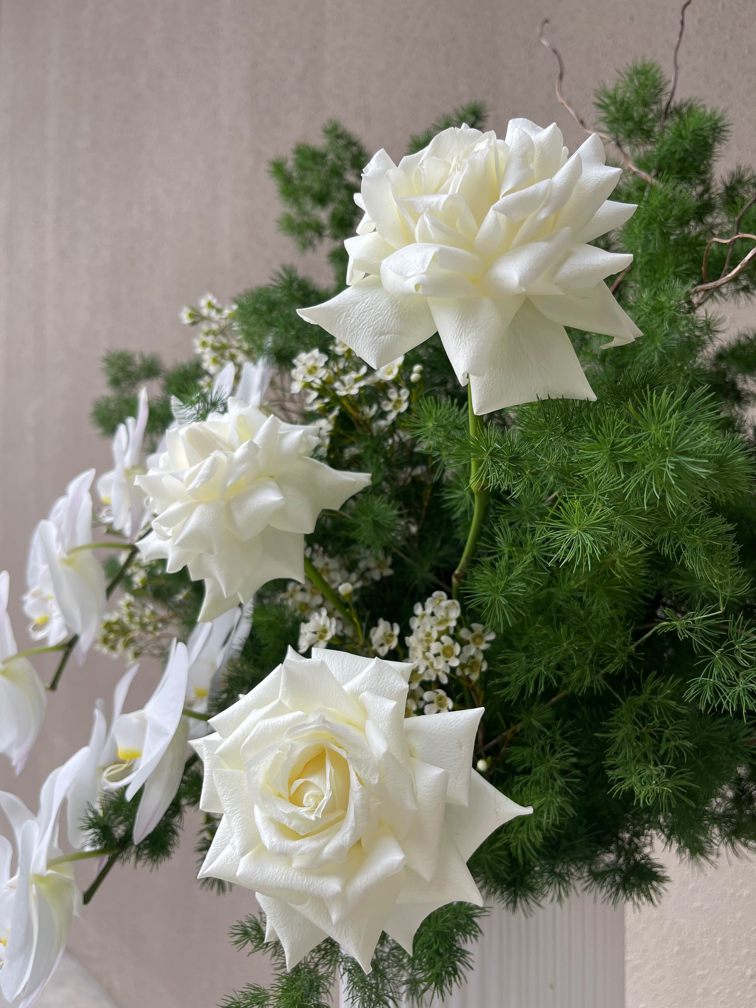 Orchids & Roses, Table Vase