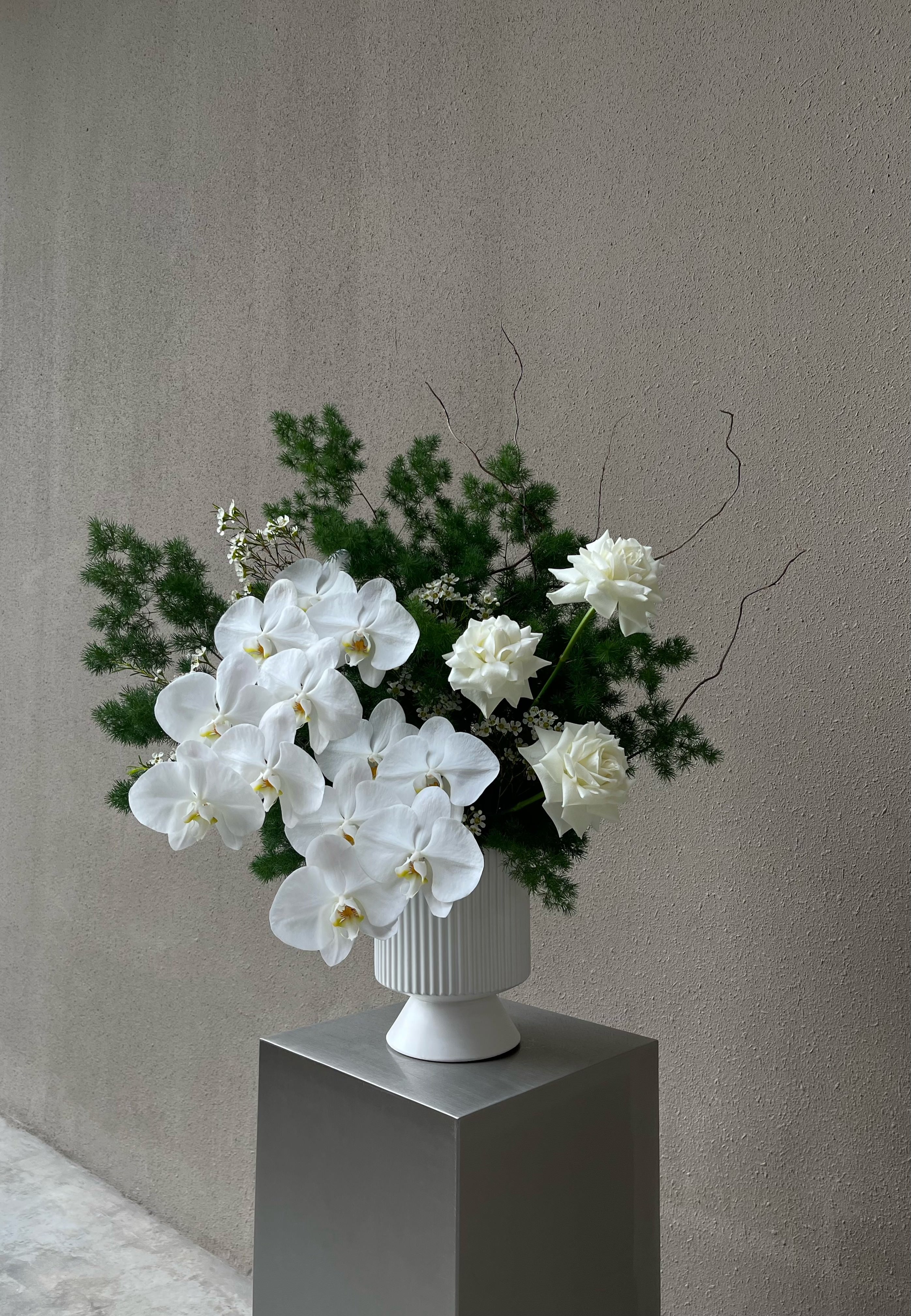 Orchids & Roses, Table Vase