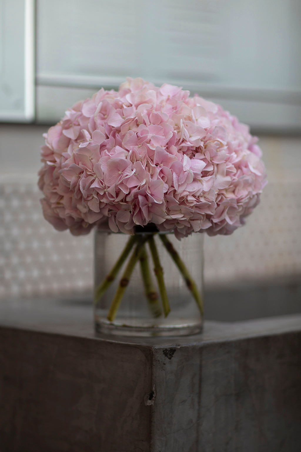 Vanity Hydrangeas Table Vase