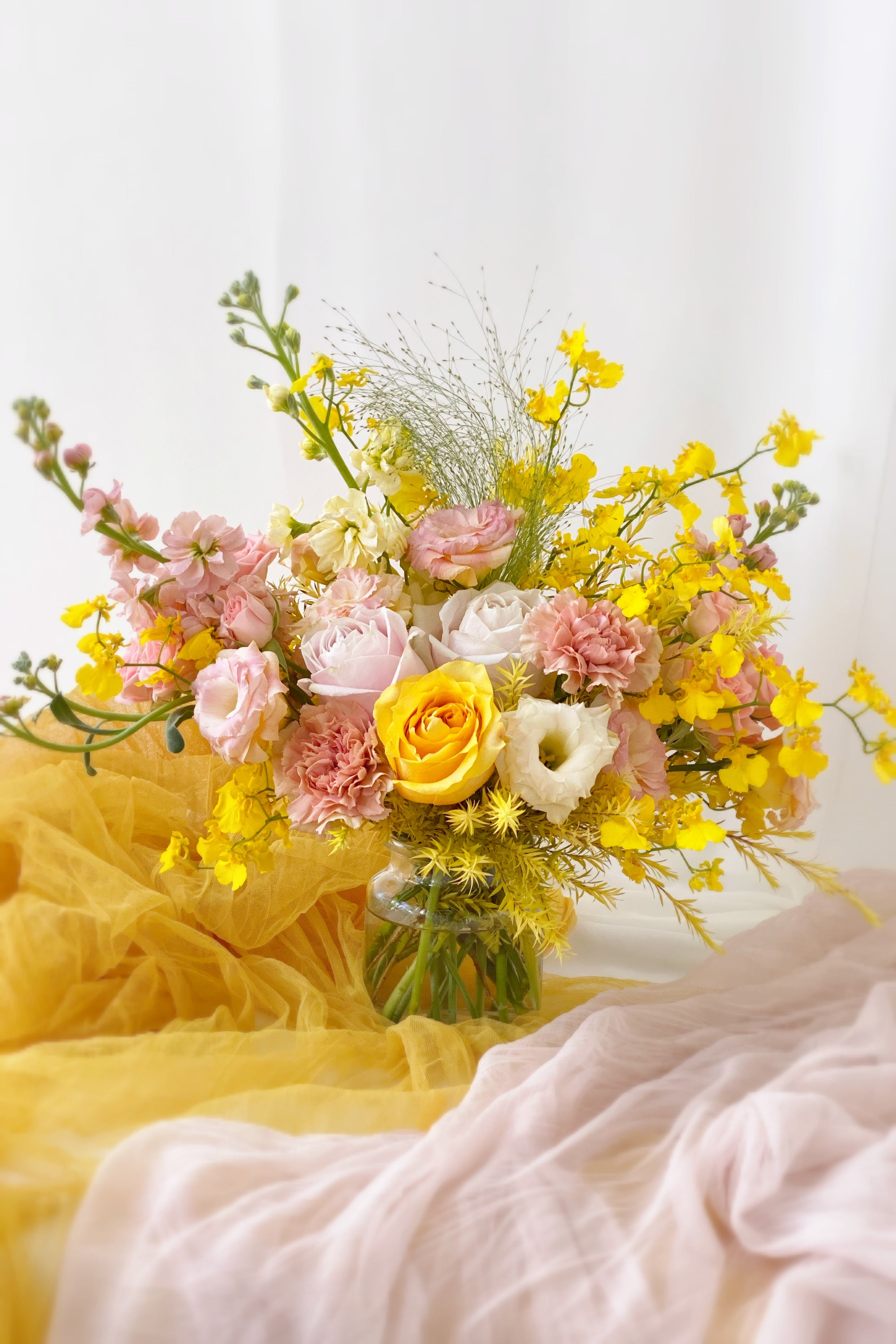 The Florté Florte | Blush'n Bright, Table Vase, Yellow Rose, Pink Rose, Mother's Day, Best Flowers Singapore, Best Florist Singapre, Best Online Florist