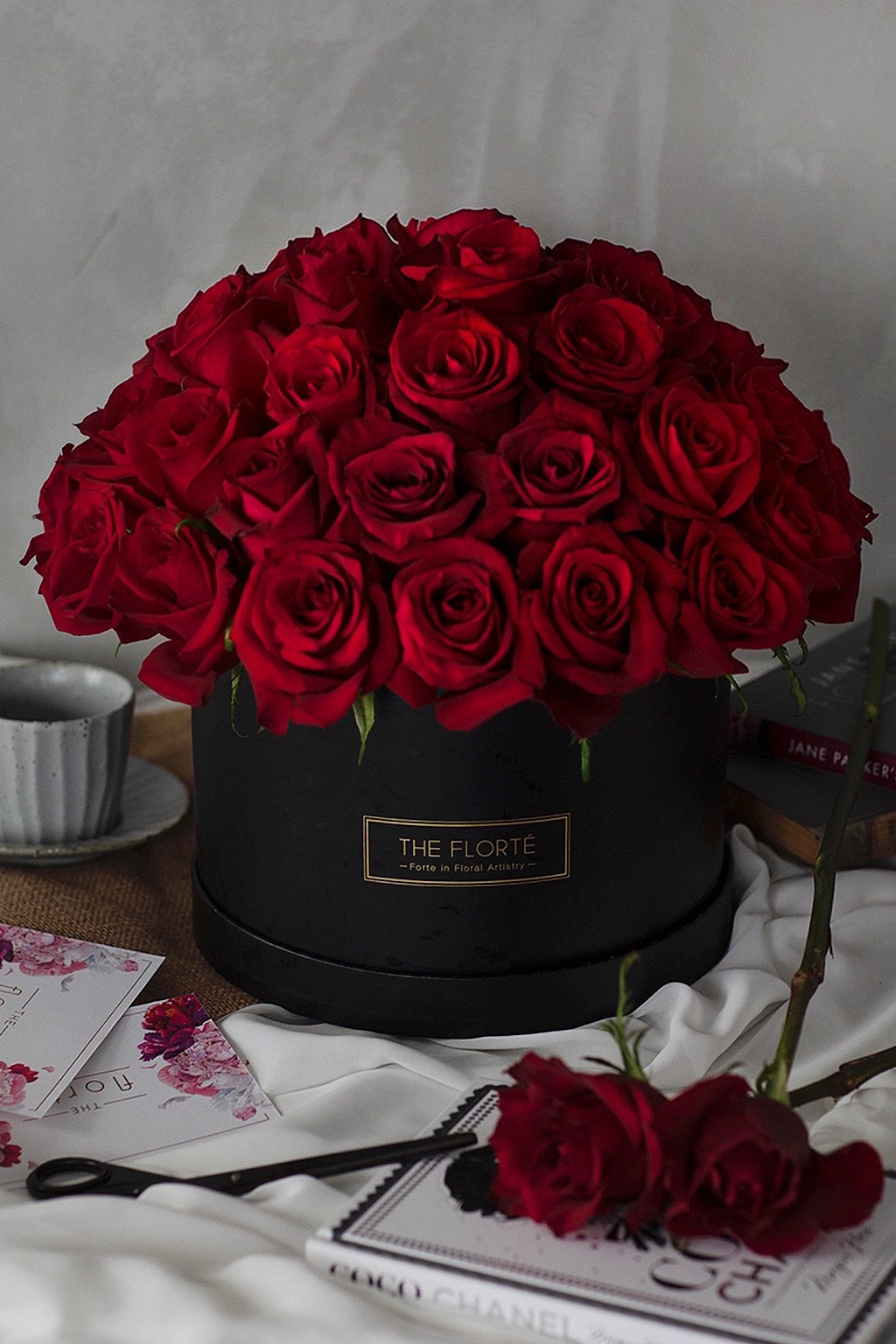 The Florté | Red Rosabella, Bloom Box, Red Roses, Kenyan Roses, Flowers in a Box, Floral Atelier, Red Roses Kenya Ecuador India, Best Flowers Singapore, Best Florist Singapore, Best Online Florist, Luxurious