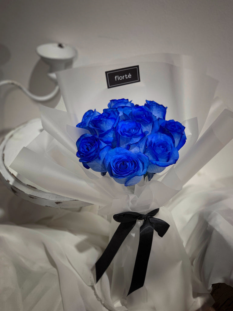 The Florté | Classic Rosabella Bouquet, Red Pink Blue Roses