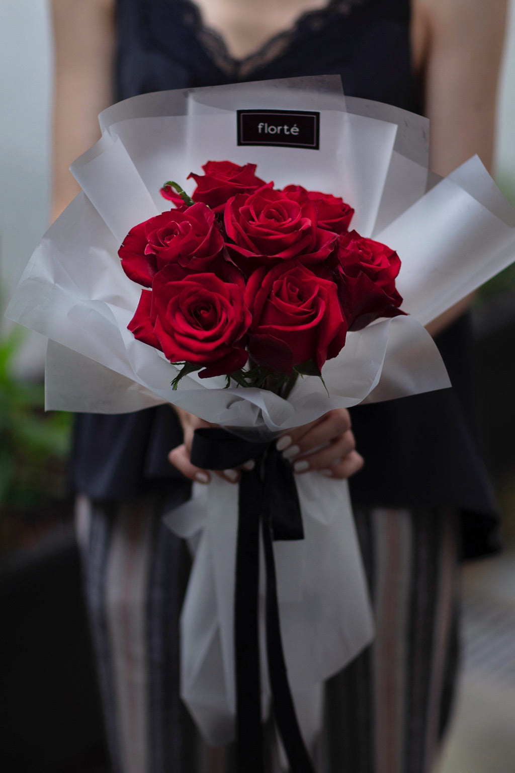 The Florté | Classic Rosabella Bouquet, Red Pink Blue Roses